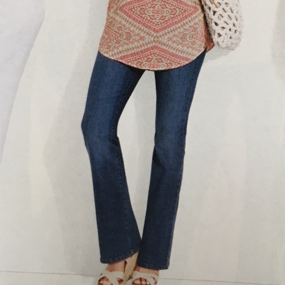 Modern straight leg Jean